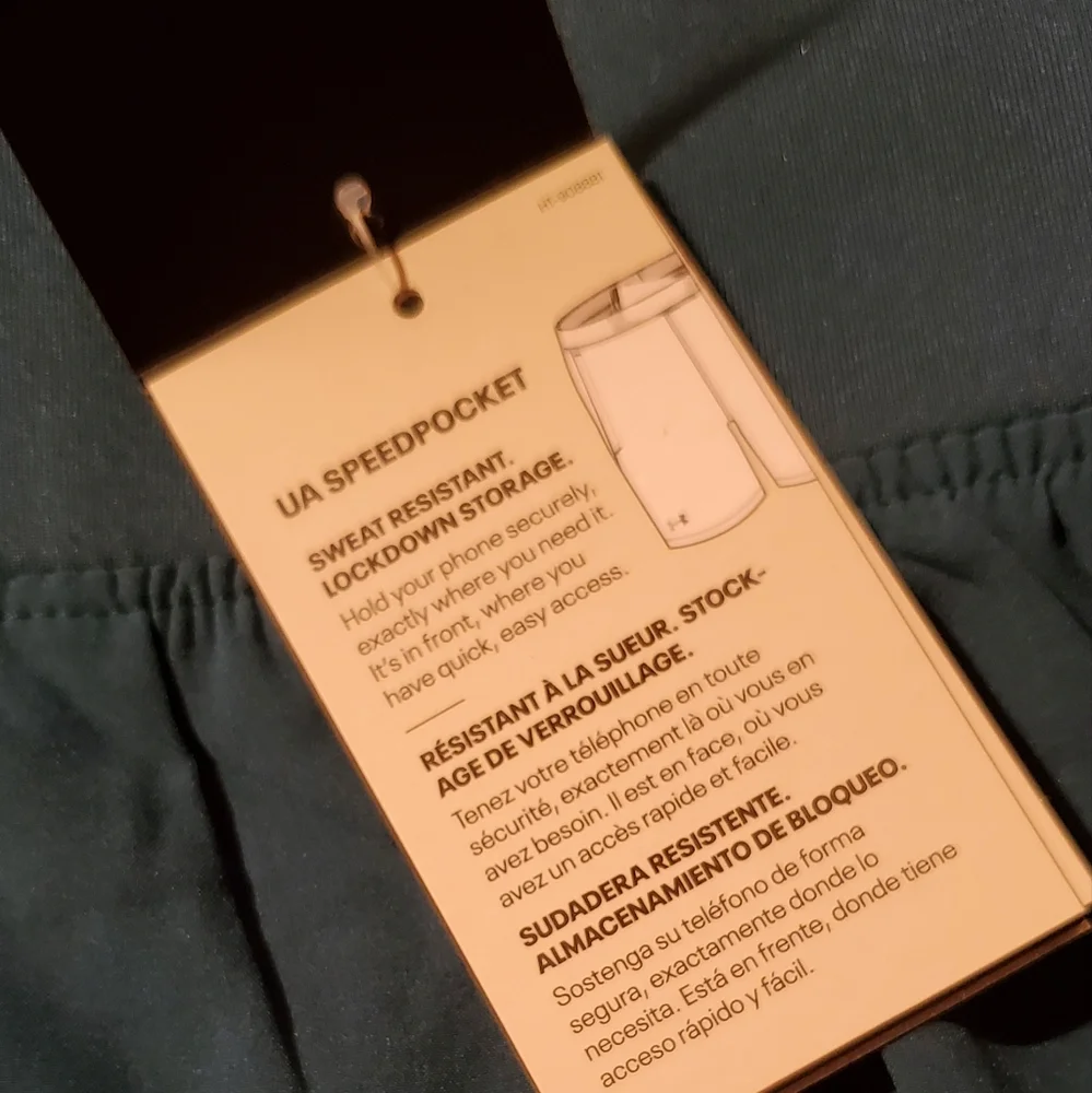 NWT Under Armour Speedpocket Men's Medium 9